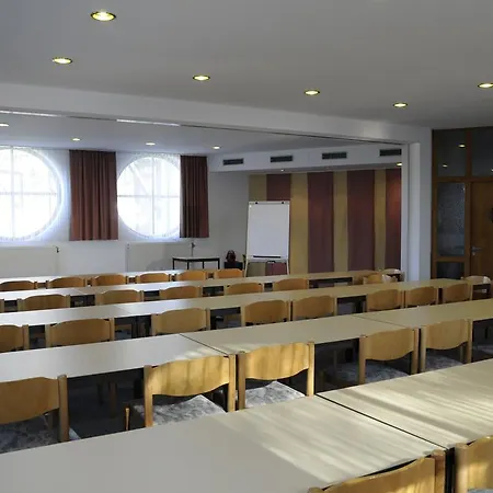 Parkhotel Отель 3*