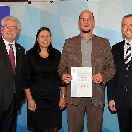 Parkhotel فندق 3*